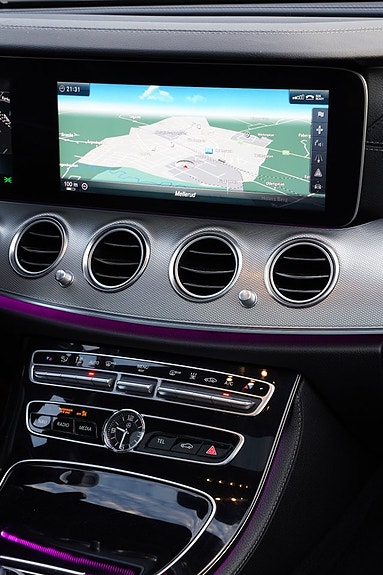 Mercedes-Benz E350 22 of 27