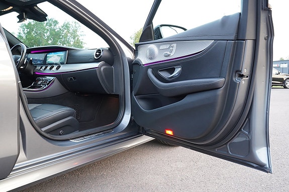 Mercedes-Benz E350 20 of 27