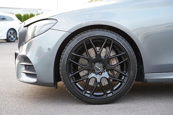 Mercedes-Benz E350 7 of 27