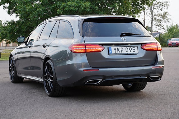 Mercedes-Benz E350 26 of 27