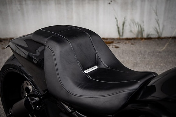 Harley-Davidson VRSCF Nightrod OPM 360 Custom V-Rod 20 of 30
