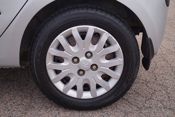 Hyundai i10 17 of 25