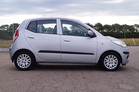 Hyundai i10 9 of 25