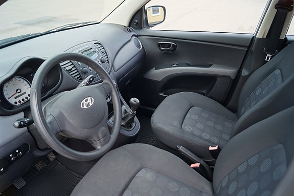 Hyundai i10 20 of 25