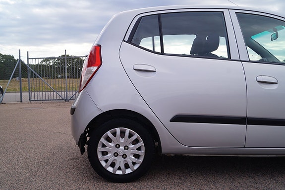 Hyundai i10 14 of 25