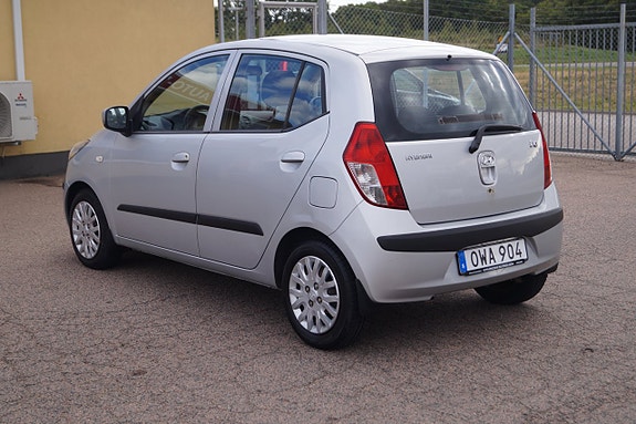 Hyundai i10 5 of 25