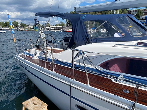 Bavaria Vision 44 3 of 5