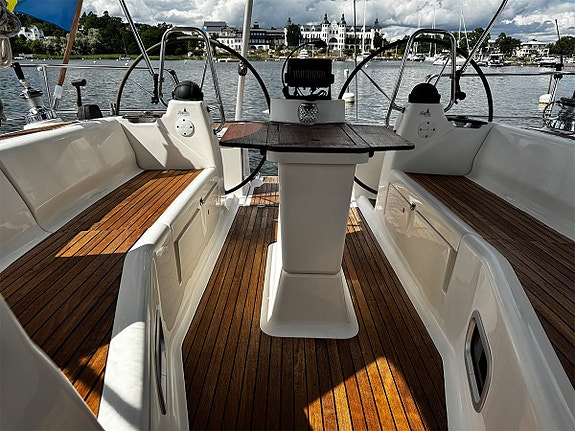 Bavaria Vision 44 4 of 5