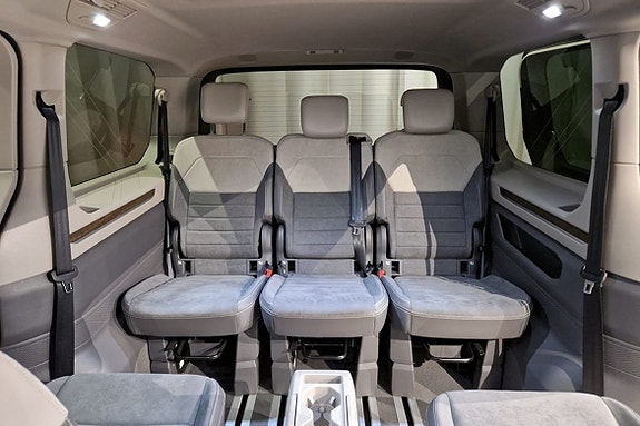 Volkswagen Multivan 17 of 20