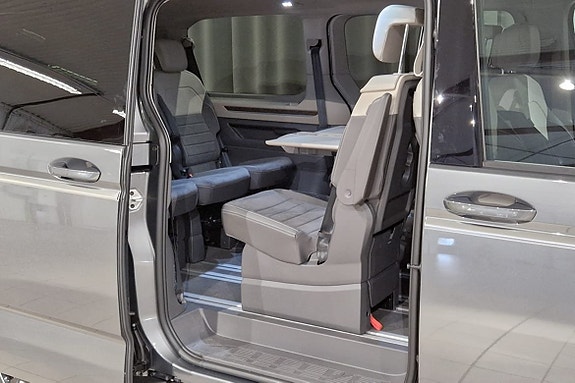 Volkswagen Multivan 15 of 20