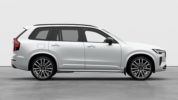 Volvo XC90 4 of 13