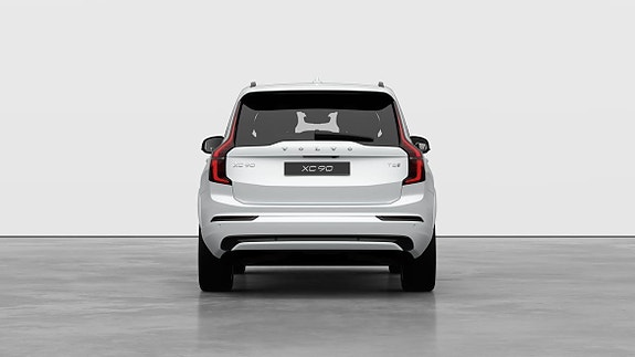 Volvo XC90 3 of 13
