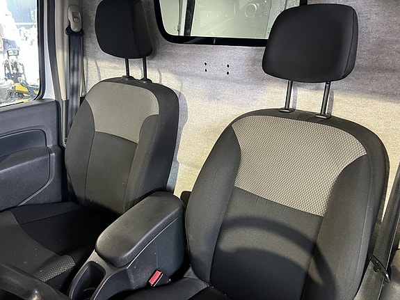 Renault Kangoo Express 12 of 14