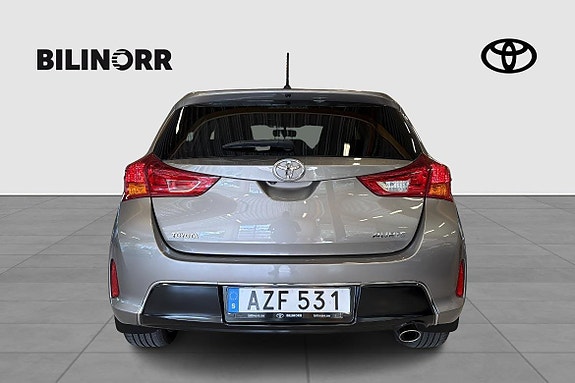 Toyota Auris 4 of 11
