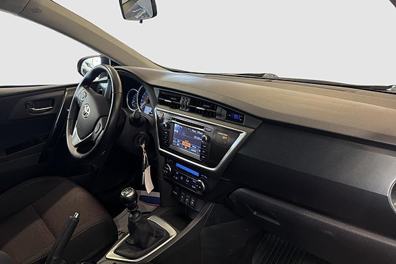 Toyota Auris 9 of 11