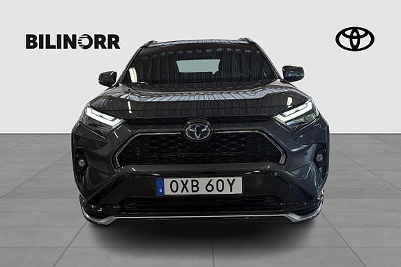 Toyota RAV4 Plug-in Hybrid 2 of 12