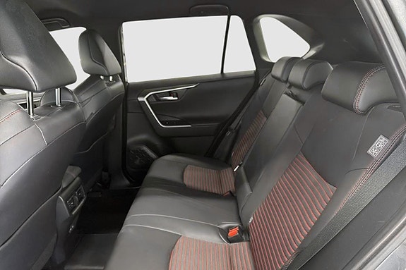 Toyota RAV4 Plug-in Hybrid 9 of 12