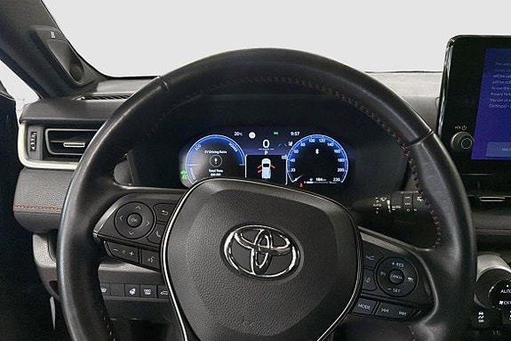 Toyota RAV4 Plug-in Hybrid 7 of 12