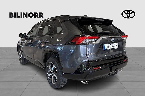 Toyota RAV4 Plug-in Hybrid 3 of 12