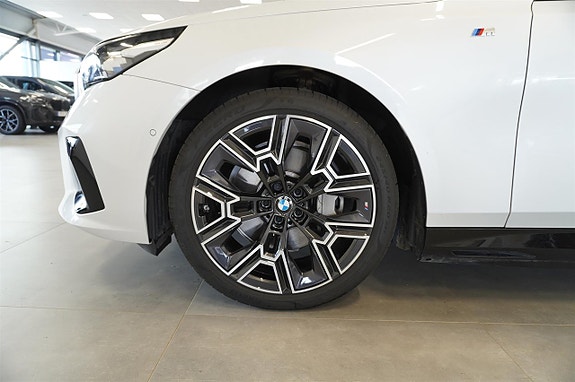 BMW i5 5 of 10