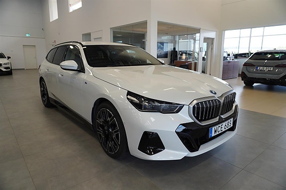 BMW i5 6 of 10