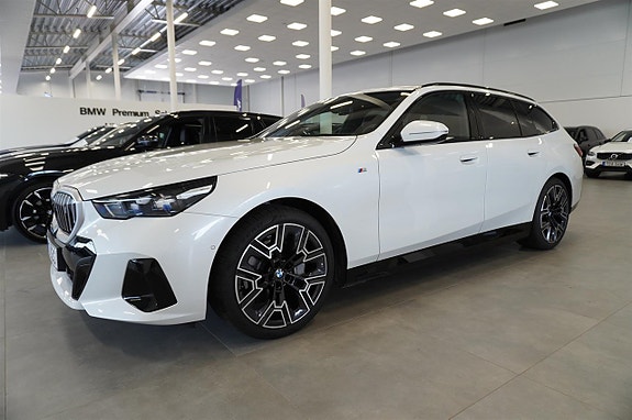 BMW i5 3 of 10