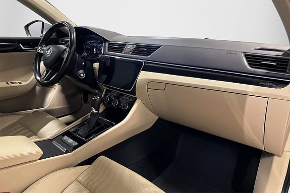 Skoda Superb 9 of 27