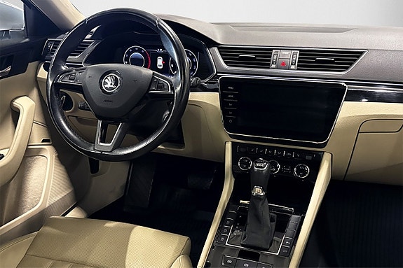 Skoda Superb 14 of 27