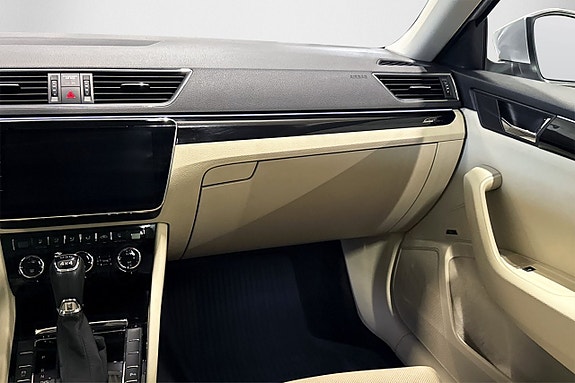 Skoda Superb 15 of 27