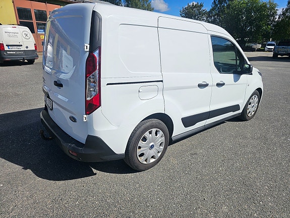 Ford Transit Connect 3 of 6