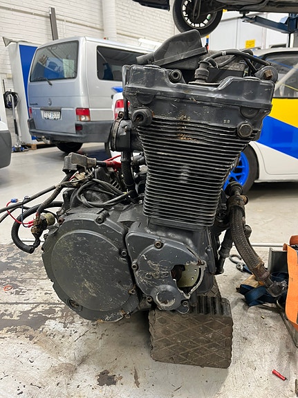 Suzuki GSX-R1100 3 of 9