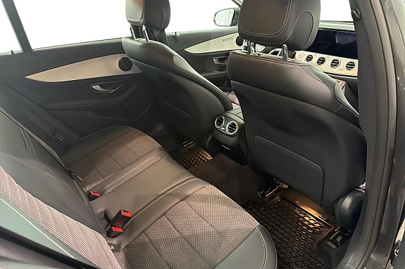 Mercedes-Benz E300 9 of 21