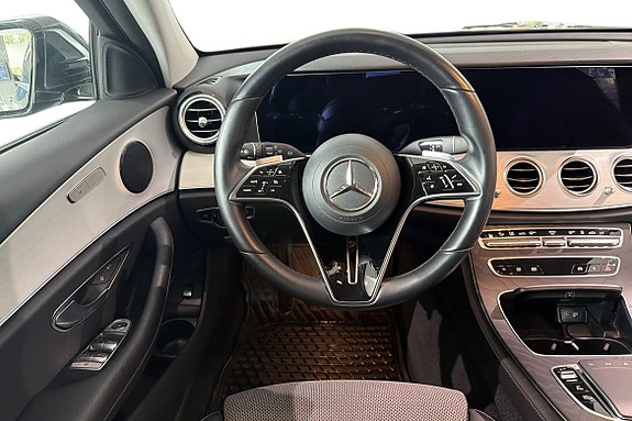 Mercedes-Benz E300 11 of 21