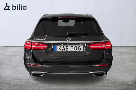 Mercedes-Benz E300 5 of 21