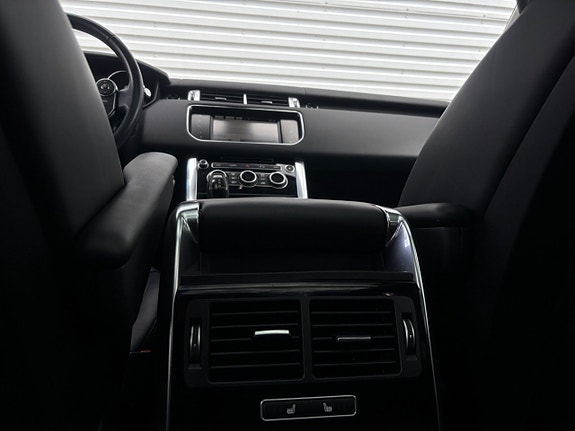 Land Rover Range Rover Sport 11 of 18