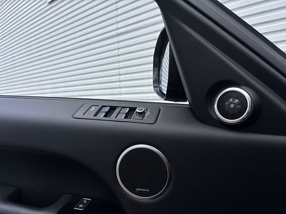 Land Rover Range Rover Sport 13 of 18