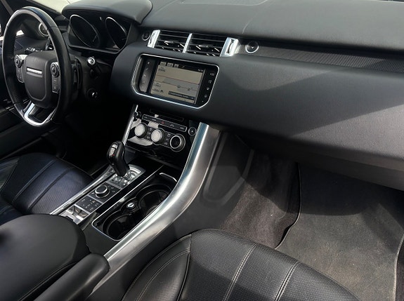 Land Rover Range Rover Sport 9 of 18