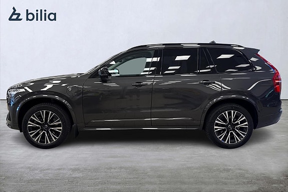 Volvo XC90 3 of 23