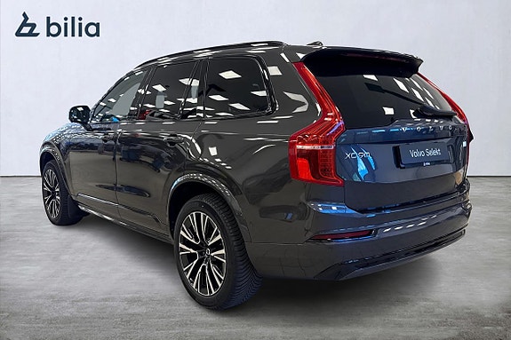 Volvo XC90 2 of 23