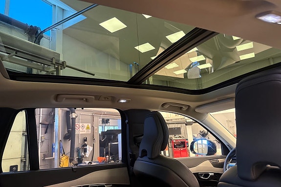 Volvo XC90 22 of 23