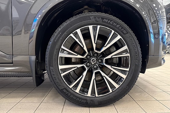 Volvo XC90 17 of 23