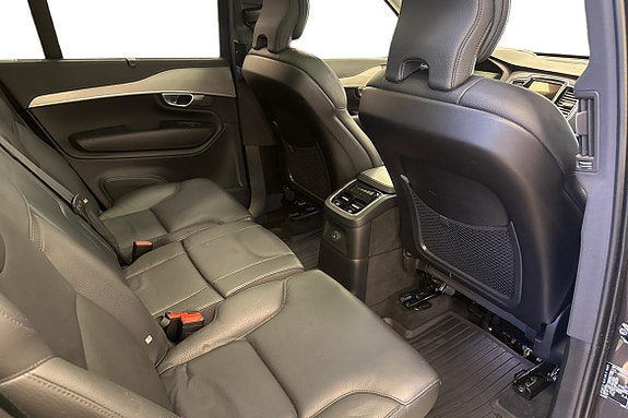 Volvo XC90 9 of 23