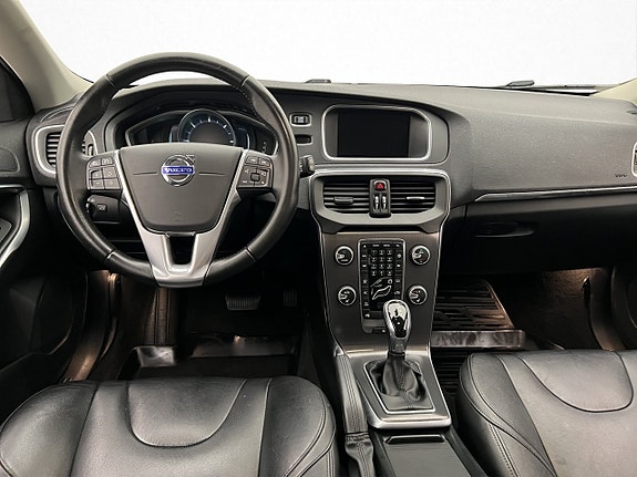 Volvo V40 14 of 30