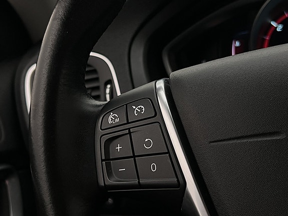 Volvo V40 16 of 30