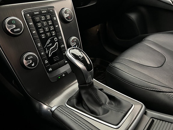 Volvo V40 24 of 30