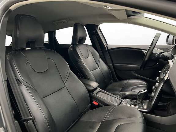 Volvo V40 27 of 30