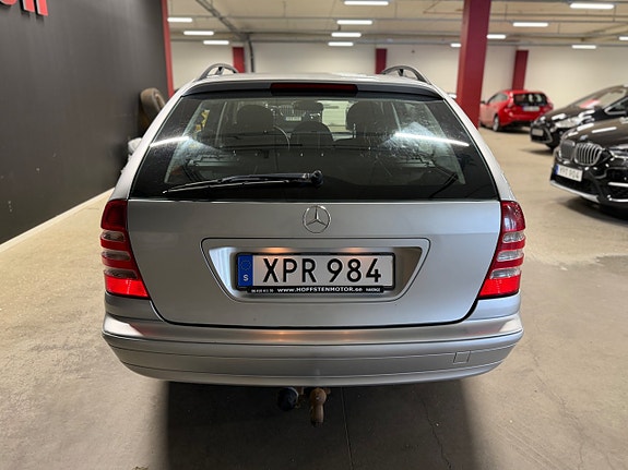 Mercedes-Benz C180 4 of 17