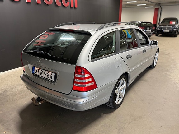 Mercedes-Benz C180 3 of 17