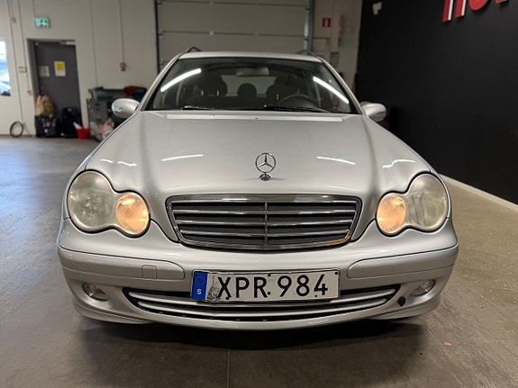 Mercedes-Benz C180 7 of 17