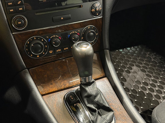 Mercedes-Benz C180 17 of 17